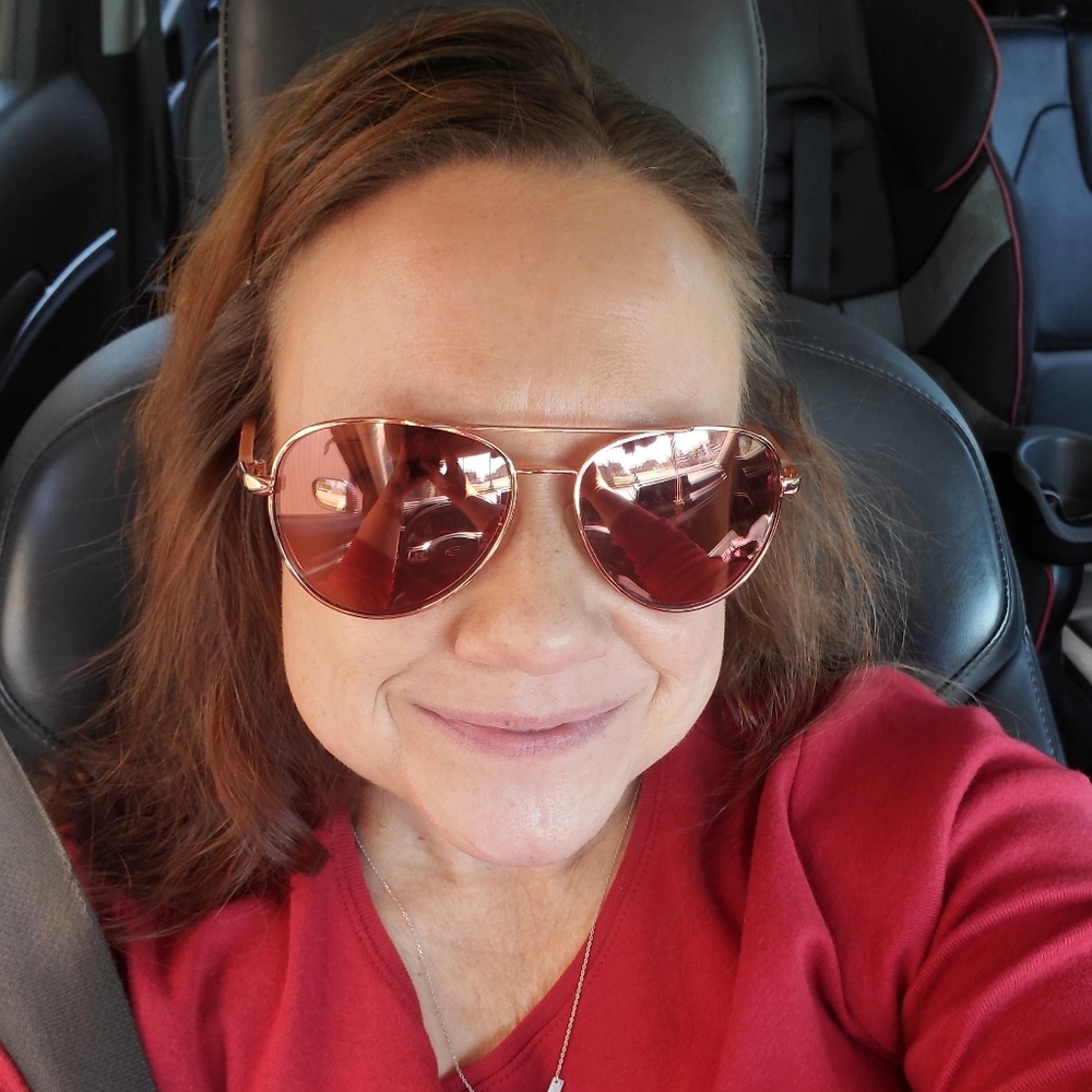 Meet your Posher, Laura!